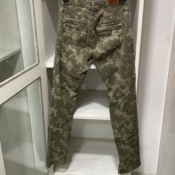 GUESS camo jeans - Picture 5 of 9